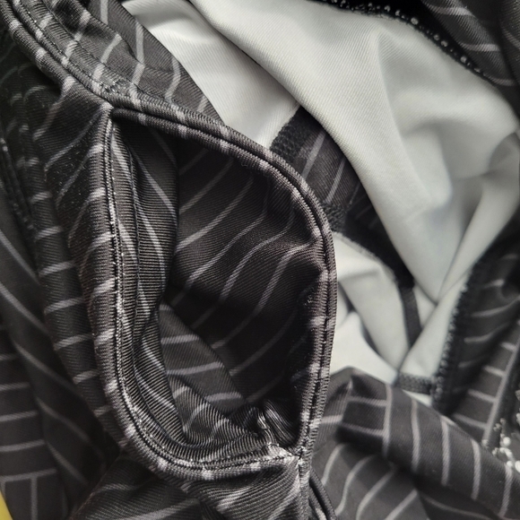 Reebok Asymmetrical Striped Cropped Athletic Leggings - Picture 10 of 10